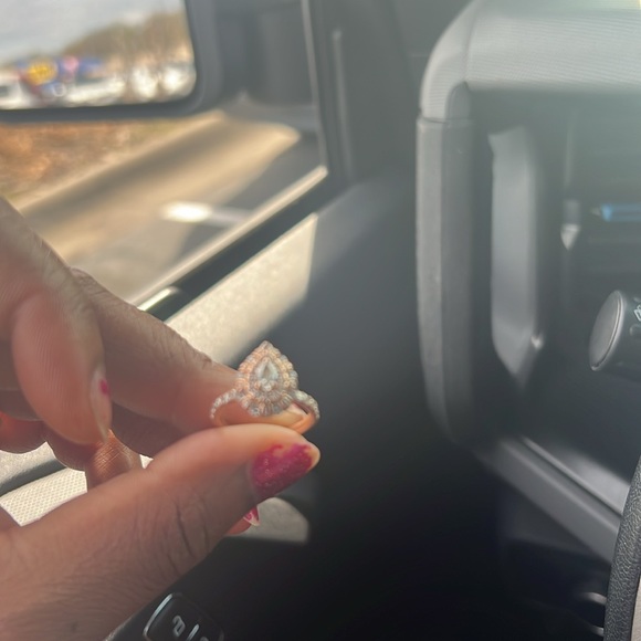 Rose gold tear drop halo diamond engagement ring (natural diamomd) size 6 - Picture 7 of 9